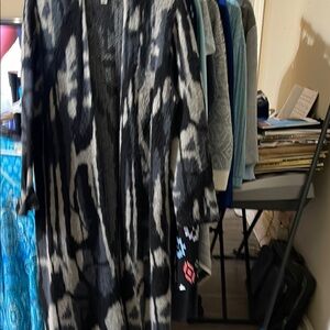 Stylish Black and Gray Women's Sweater